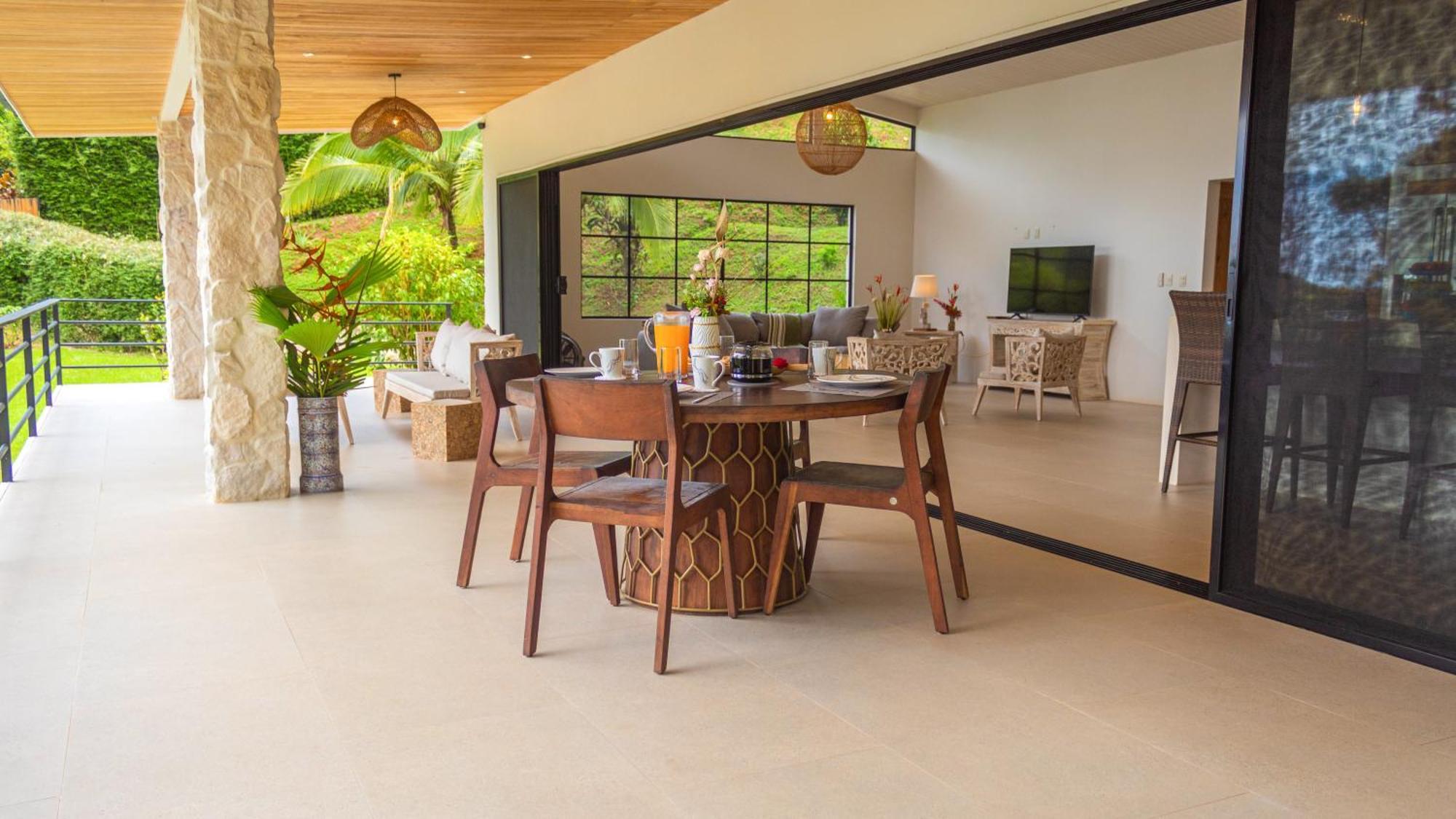 Casa River Stone Al Pie Del Rio Ojochal Exterior foto